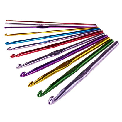 12Pcs/Set Popular Lovely Metal Handle Crochet Hook Knitting Needles Set Aluminum Bamboo (2Mm-8Mm) Free Shipping